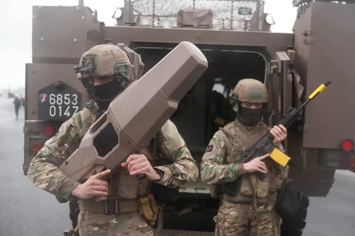 Ch&acirc;u &Acirc;u chi tiền lớn l&agrave;m &ldquo;l&aacute; chắn drone&rdquo; chống Nga - Ảnh 1.