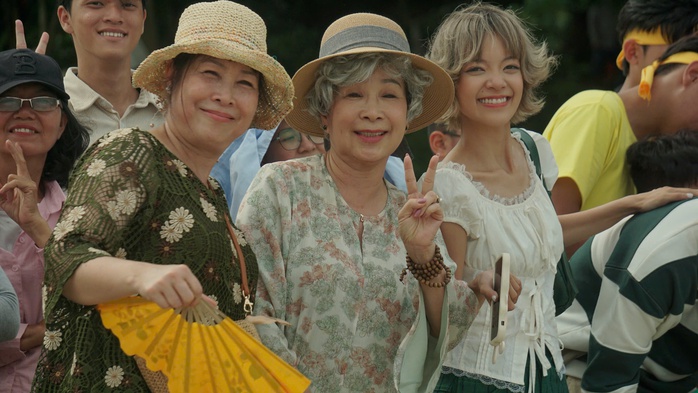 "Nhà mình đi thôi" ra rạp mùng 10 Tết - Ảnh 2.