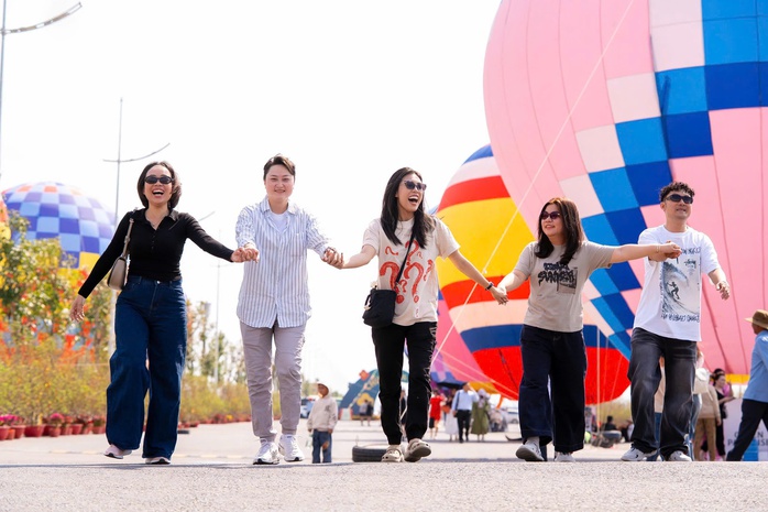 Tự tin v&agrave;o c&aacute;c ch&iacute;nh s&aacute;ch ph&aacute;t triển - Ảnh 1.