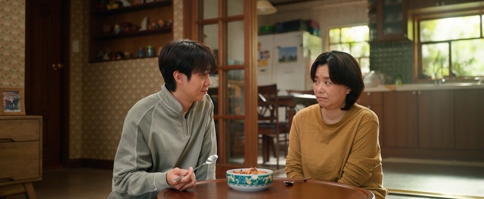 Mẹ con quốc dân "Ký sinh trùng" hội ngộ khán giả Việt - Ảnh 1.