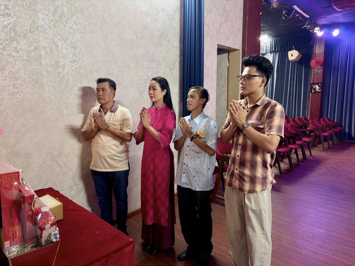 Nghệ sĩ TP HCM đồng h&agrave;nh c&ugrave;ng kh&iacute; thế mới của đất nước - Ảnh 3.