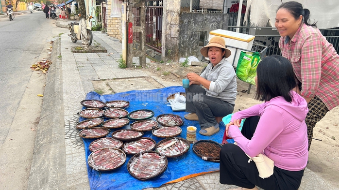 Ngư d&acirc;n Huế thu tiền triệu từ mực tươi nhờ quản l&yacute; IUU hiệu quả năm 2026 - Ảnh 6.
