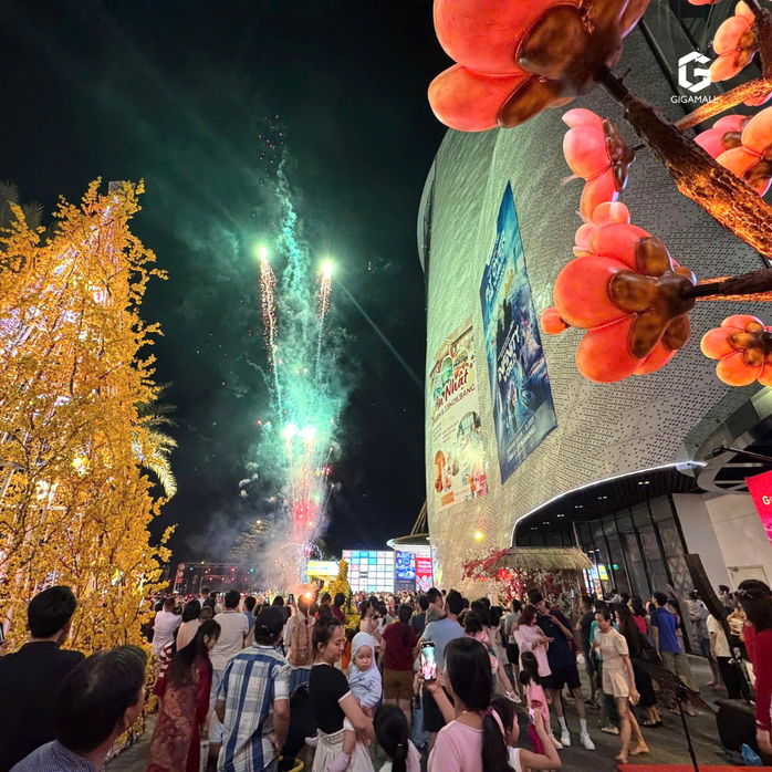 D&ograve;ng người đổ về GIGAMALL du xu&acirc;n, khu game c&ocirc;ng nghệ trở th&agrave;nh t&acirc;m điểm giải tr&iacute; đầu năm - Ảnh 12.