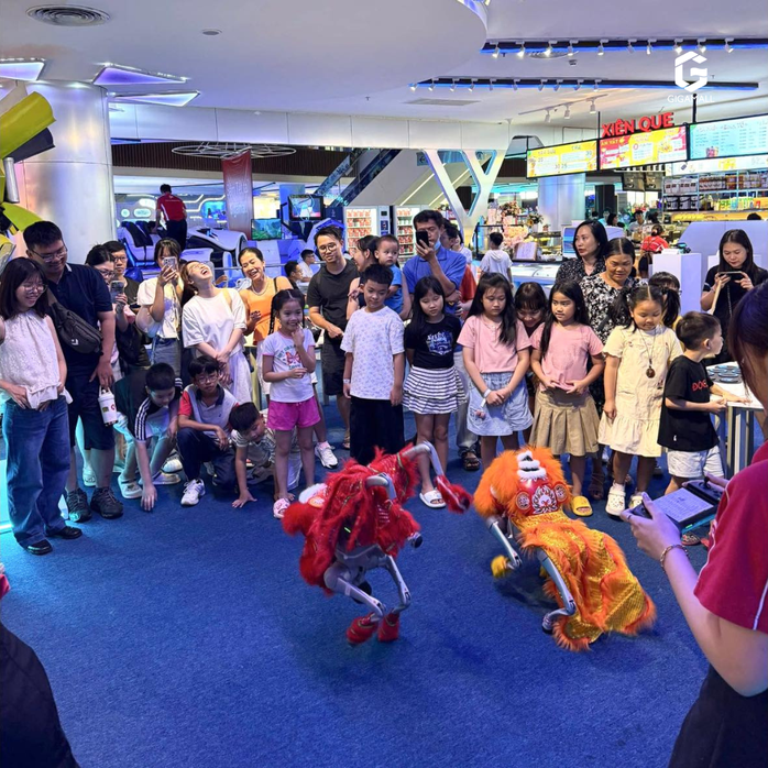 D&ograve;ng người đổ về GIGAMALL du xu&acirc;n, khu game c&ocirc;ng nghệ trở th&agrave;nh t&acirc;m điểm giải tr&iacute; đầu năm - Ảnh 6.