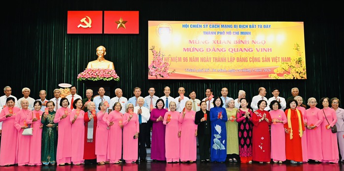 Hội Chiến sĩ c&aacute;ch mạng bị địch bắt t&ugrave; đ&agrave;y TPHCM họp mặt mừng Xu&acirc;n, mừng Đảng - Ảnh 1.