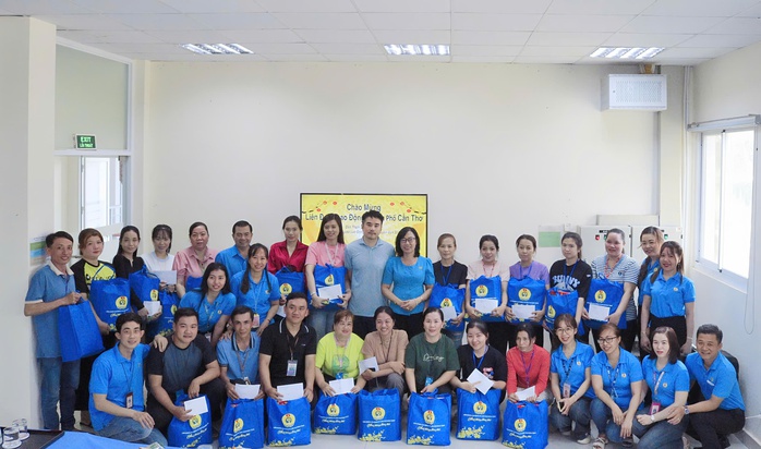 L&atilde;nh đạo LĐLĐ TP Cần Thơ "x&ocirc;ng đất" doanh nghiệp đầu năm - Ảnh 5.