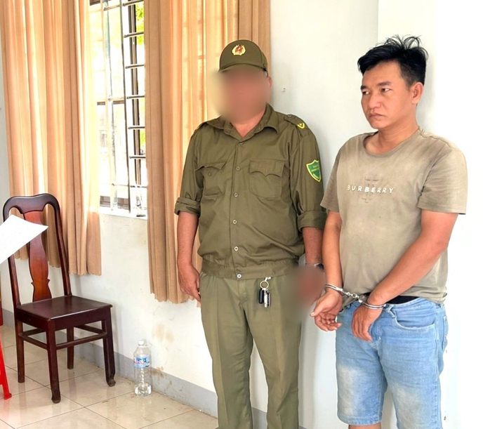 Nh&oacute;m đối tượng h&agrave;nh hung con nợ - Ảnh 3.