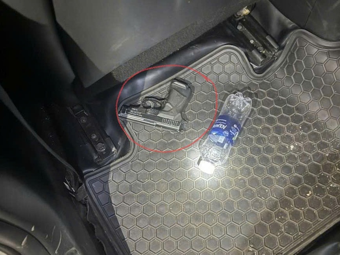 Nh&oacute;m đối tượng h&agrave;nh hung con nợ - Ảnh 2.