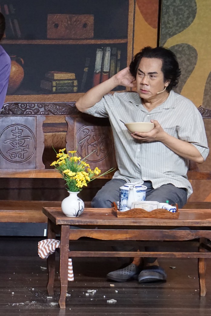 Sân khấu Thiên Đăng chinh phục khán giả, NSƯT Thành Lộc xuất thần với 4 vai mới - Ảnh 3.