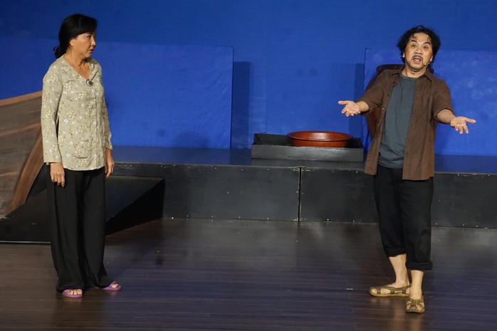 Sân khấu Thiên Đăng chinh phục khán giả, NSƯT Thành Lộc xuất thần với 4 vai mới - Ảnh 6.