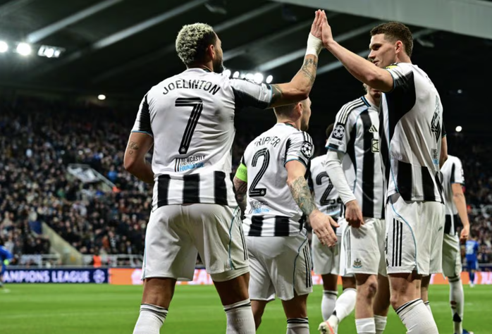 Mưa bàn thắng của Newcastle tiễn Qarabag rời Champions League - Ảnh 6.