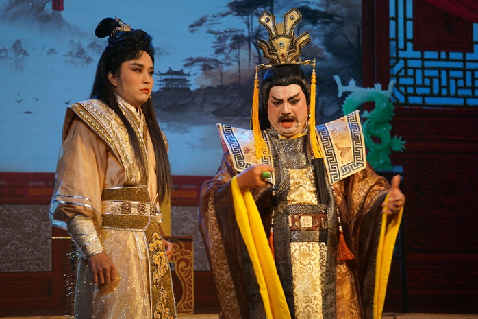 Ch&iacute; Linh, Ho&agrave;ng Hải h&oacute;a th&acirc;n vai nữ, tạo tiếng cười duy&ecirc;n d&aacute;ng trong vở "Kim Ngọc Lương Duy&ecirc;n" - Ảnh 4.