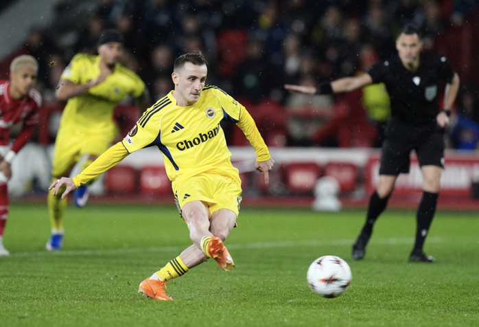 Nottingham Forest thua sân nhà vẫn vượt vòng play-off Europa League - Ảnh 3.