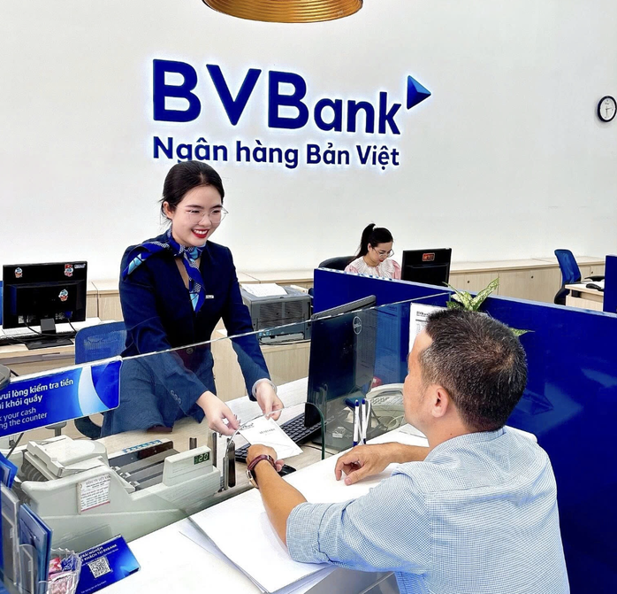 Khách đua gửi tiết kiệm nhận vàng và tiền mặt hấp dẫn - Ảnh 5. Khách đua gửi tiết kiệm nhận vàng và tiền mặt hấp dẫn - Ảnh 5.