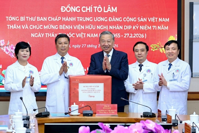 Thầy thuốc phải l&agrave; điểm tựa của người bệnh - Ảnh 1.