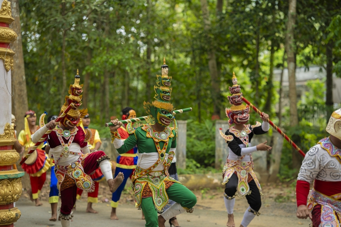 Võ Tấn Phát gây sốc khi "đối đầu trực diện" Võ Tấn Phát - Ảnh 6.