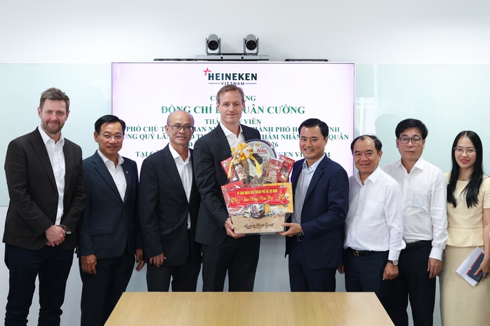 Lãnh đạo TPHCM thăm HEINEKEN Việt Nam chúc mừng năm mới 2026 - Ảnh 1. Lãnh đạo TPHCM thăm HEINEKEN Việt Nam chúc mừng năm mới 2026 - Ảnh 1.