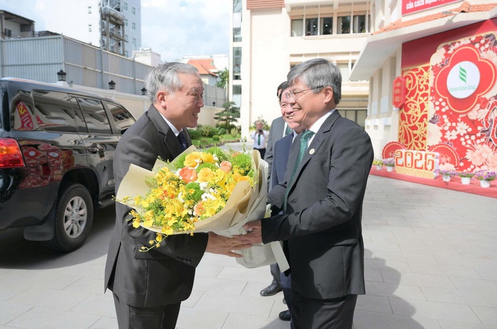 Ph&oacute; Thủ tướng thường trực Nguyễn H&ograve;a B&igrave;nh l&agrave;m việc tại VRG - Ảnh 1.