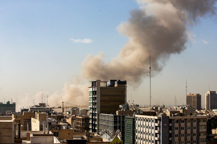 N&Oacute;NG: Nổ lớn gần văn ph&ograve;ng l&atilde;nh tụ Iran, nguồn tin n&oacute;i Mỹ - Israel li&ecirc;n quan - Ảnh 1.