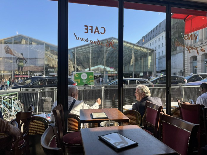 C&Agrave; PH&Ecirc; PHỐ: Từ kinh đ&ocirc; đến vỉa h&egrave; - Ảnh 3.