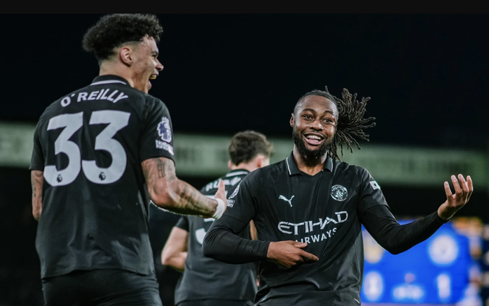 Nhọc nhằn đ&aacute;nh bại Leeds United, Man City b&aacute;m đuổi ng&ocirc;i đầu Ngoại hạng - Ảnh 5.