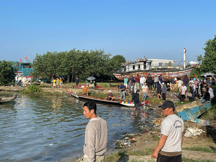 Giải đua ghe bị hủy vì chìm thuyền khiến 2 mẹ con tử vong - Ảnh 2.