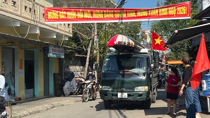 Giải đua ghe bị hủy vì chìm thuyền khiến 2 mẹ con tử vong - Ảnh 3.