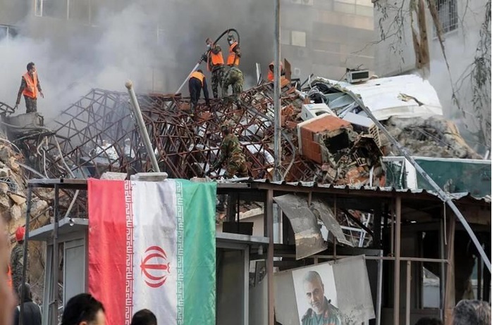 Trung Đ&ocirc;ng lại bom rơi đạn nổ - Ảnh 1.