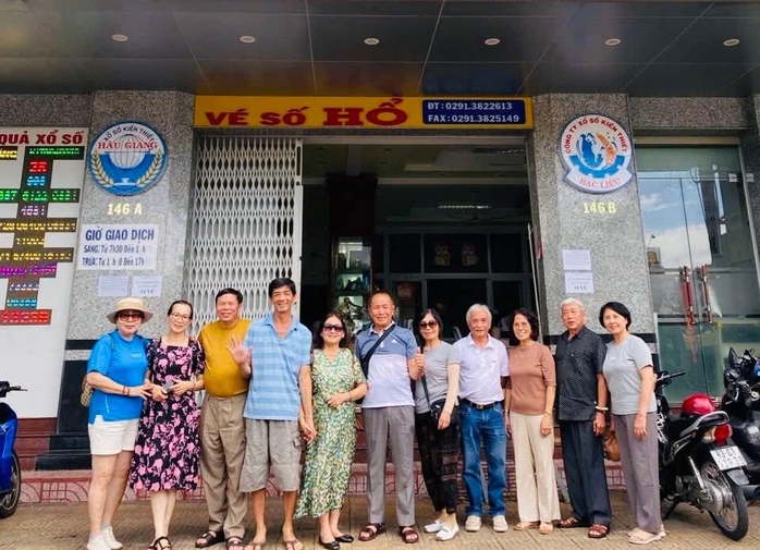 Xổ số miền Nam 2026: Đại lý vé số Hổ liên tục trúng giải độc đắc - Ảnh 3. Xổ số miền Nam 2026: Đại lý vé số Hổ liên tục trúng giải độc đắc - Ảnh 3.