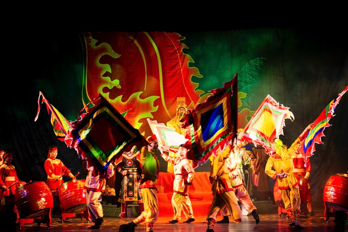 Khán giả thủ đô chào đón nghệ sĩ Đoàn Nghệ thuật cải lương Vàm Cỏ - Ảnh 6.