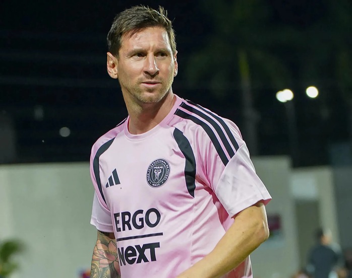 Messi c&oacute; vinh dự đặc biệt như Ronaldo - Ảnh 1.