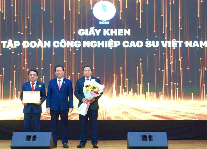 Lợi nhuận cao su Đồng Nai đạt 736 tỉ đồng, thu nhập bình quân 16 triệu đồng/người/tháng - Ảnh 1.