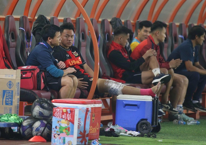 Cầu thủ v&agrave; &aacute;m ảnh chấn thương - Ảnh 1.