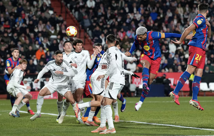  Giải m&atilde; "hiện tượng" Albacete, Barcelona đoạt v&eacute; b&aacute;n kết C&uacute;p Nh&agrave; vua - Ảnh 4.