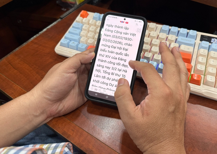 Hết qu&yacute; II năm nay, 100% hộ gia đ&igrave;nh của TPHCM c&oacute; &iacute;t nhất 1 điện thoại th&ocirc;ng minh - Ảnh 1.