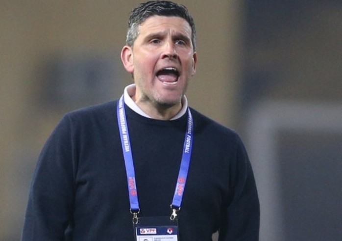 Mời trọng t&agrave;i ngoại kh&ocirc;ng l&agrave;m V-League &ldquo;sạch hơn&rdquo; - Ảnh 2.