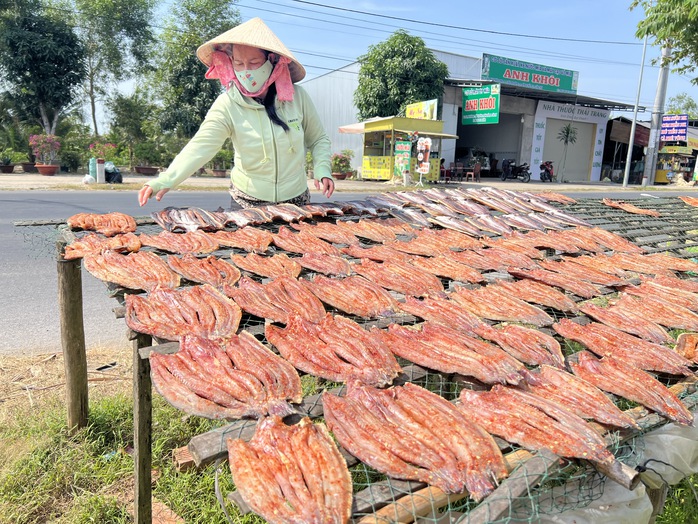 Kh&ocirc; c&aacute; l&oacute;c Cần Thơ: Nguồn thu nhập ổn định cho Người d&acirc;n dịp Tết 2026 - Ảnh 1.