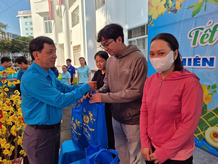 Vi phạm kinh ph&iacute; C&ocirc;ng đo&agrave;n: Đến l&uacute;c tăng chế t&agrave;i - Ảnh 1.