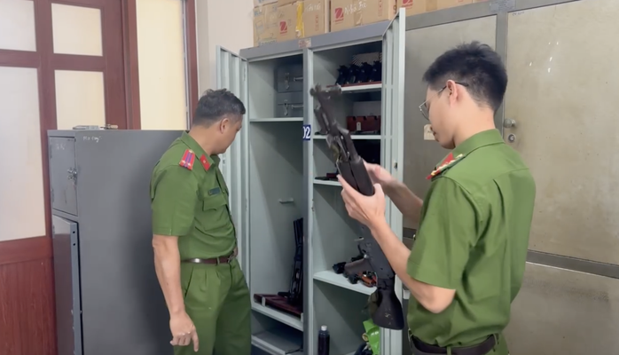 H&igrave;nh ảnh trinh s&aacute;t C&ocirc;ng an TPHCM ập v&agrave;o x&agrave;o huyệt của đầu nậu ma tu&yacute; - Ảnh 8.