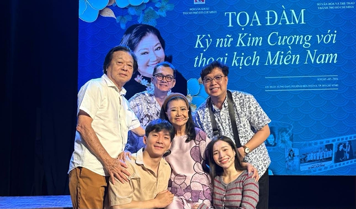 Trương Hạ, Trang Tuyền hồi hộp, x&uacute;c động khi được diễn với Kỳ nữ Kim Cương "L&aacute; sầu ri&ecirc;ng" - Ảnh 2.