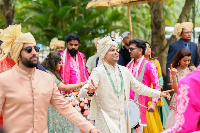 Cặp đ&ocirc;i Ấn Độ "mở h&agrave;ng" cho du lịch cưới Đ&agrave; Nẵng năm 2026 - Ảnh 2.