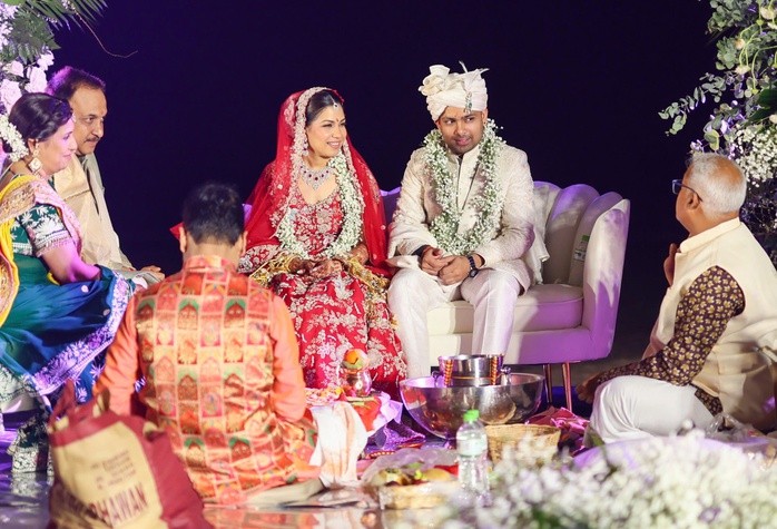 Cặp đ&ocirc;i Ấn Độ "mở h&agrave;ng" cho du lịch cưới Đ&agrave; Nẵng năm 2026 - Ảnh 4.