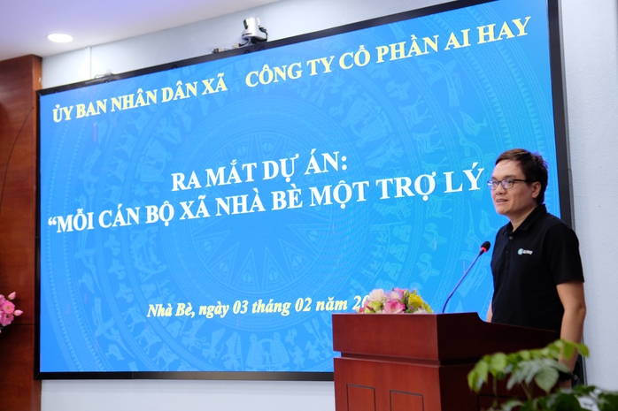 Chuyển đổi số ở TPHCM: Người d&acirc;n l&ecirc;n smartphone, ch&iacute;nh quyền cơ sở c&oacute; trợ l&yacute; AI - Ảnh 1.