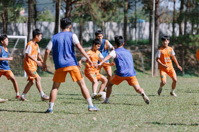 Học viện b&oacute;ng đ&aacute; Nutifood tuyển sinh kh&oacute;a 4 to&agrave;n quốc - Ảnh 3.