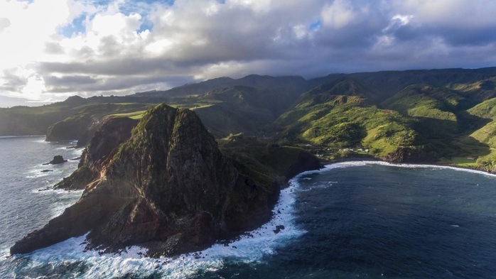 Khối vật chất dẫn điện rộng h&agrave;ng trăm km lộ ra b&ecirc;n dưới Hawaii - Ảnh 1.