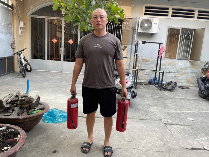 Nh&acirc;n chứng kể lại gi&acirc;y ph&uacute;t ch&aacute;y khiến 3 mẹ con tử vong ở TPHCM - Ảnh 1.