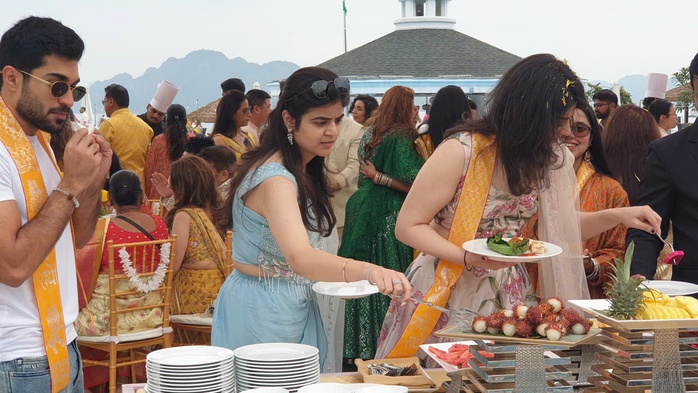 Đ&aacute;m cưới t&agrave;i phiệt Ấn Độ ho&agrave;nh tr&aacute;ng tại vịnh Hạ Long năm 2026 - Ảnh 1.