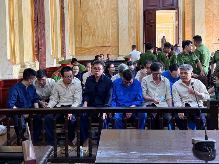 Vụ &aacute;n Chi cục Th&uacute; y v&ugrave;ng VI: Mầm bệnh dịch tả lợn, bệnh g&agrave; r&ugrave; được "ph&ugrave; ph&eacute;p" tuồn l&ecirc;n b&agrave;n ăn - Ảnh 1.