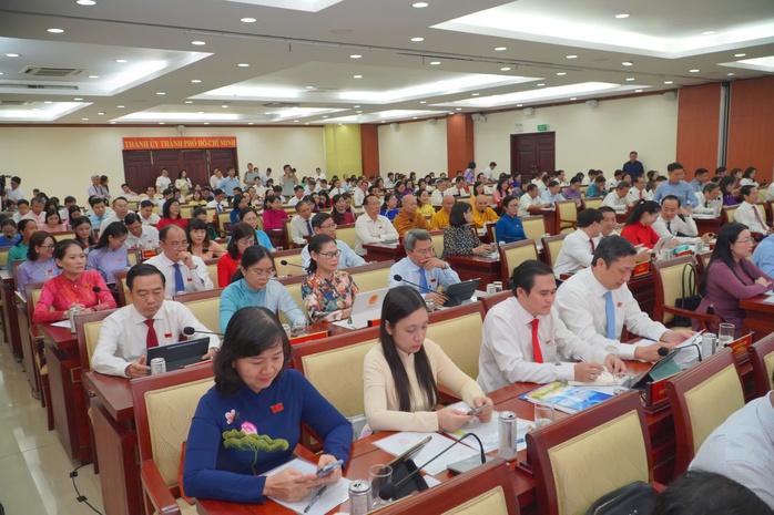 HĐND TPHCM kh&oacute;a X bước v&agrave;o kỳ họp cuối c&ugrave;ng, tiến h&agrave;nh c&ocirc;ng t&aacute;c nh&acirc;n sự - Ảnh 1.