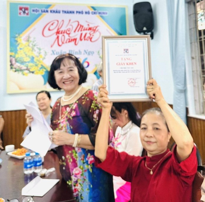 Chi hội T&aacute;c giả S&acirc;n khấu TP HCM thắng lớn - Ảnh 3.